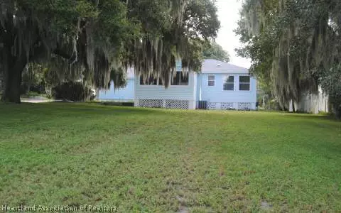 1401 Crescent Dr, Sebring, FL 33870 photo 11