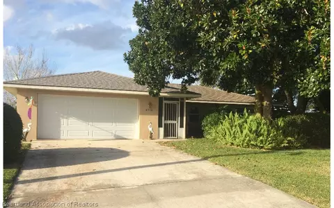 2718 Summit Dr, Sebring, FL 33870 photo 1