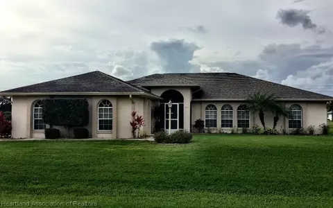 700 Holly Dr, Sebring, FL 33870 photo 1