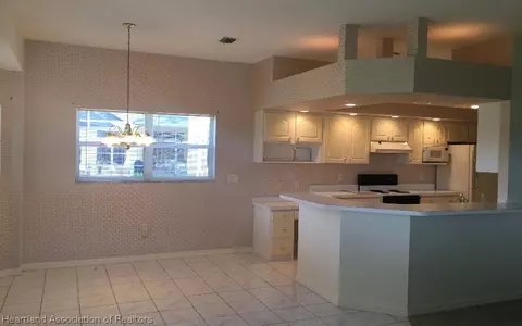 2905 Wynstone Dr, Sebring, FL 33875 photo 6