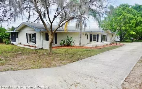 420 W Fifth St, Frostproof, FL 33843 photo 1