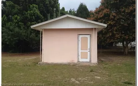 909 E Fairview Rd, Sebring, FL 33870 photo 4