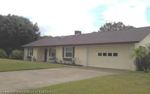 417 Maya Dr, Sebring, FL 33876 photo 1