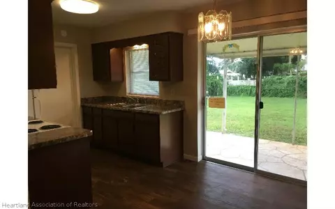 110 Pinehurst Rd, Sebring, FL 33870 photo 4