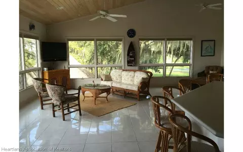 1249 Lakeshore Dr, Lorida, FL 33857 photo 2