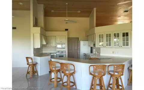 1249 Lakeshore Dr, Lorida, FL 33857 photo 6