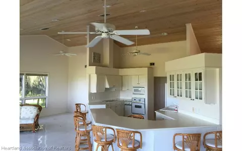 1249 Lakeshore Dr, Lorida, FL 33857 photo 9