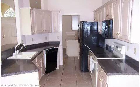 2908 Lost Ball Dr, Sebring, FL 33872 photo 2