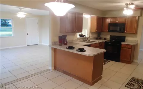 5821 Thunder Rd, Sebring, FL 33876 photo 2