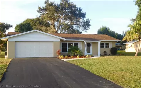 5821 Thunder Rd, Sebring, FL 33876 photo 1