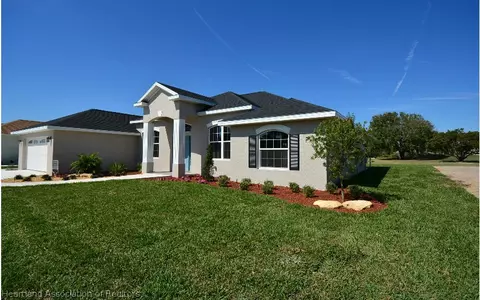 4810 Myrtle Beach Dr, Sebring, FL 33872 photo 2