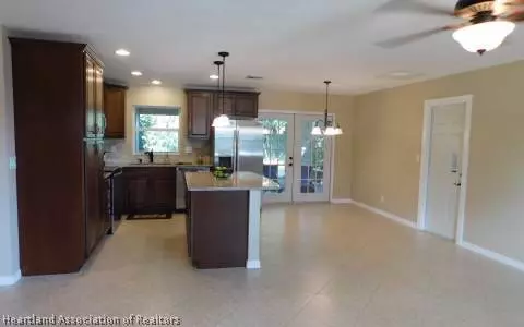 209 Jay Ave, Sebring, FL 33870 photo 6