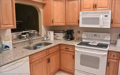 4100 Vantage Cir, Sebring, FL 33872 photo 2