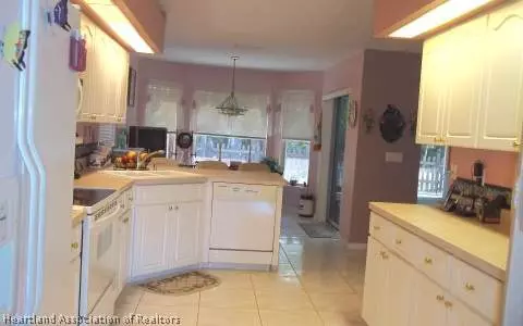 4025 Eiland Dr, Sebring, FL 33875 photo 2