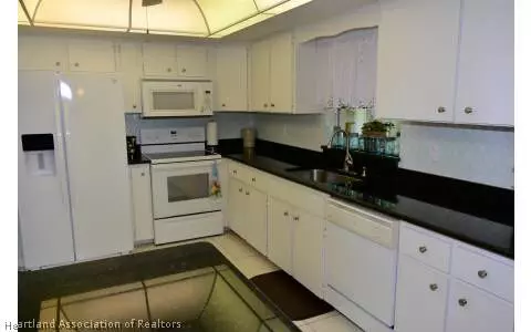 7909 Pine Glen Rd, Sebring, FL 33876 photo 9