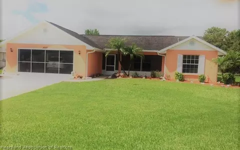 2007 Alan St, Sebring, FL 33875 photo 1