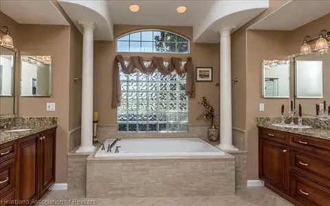 3246 Wynstone Ct, Sebring, FL 33875 photo 4