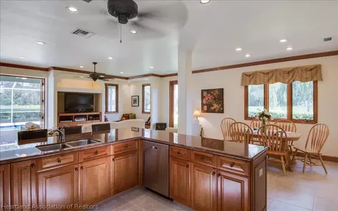 3246 Wynstone Ct, Sebring, FL 33875 photo 2