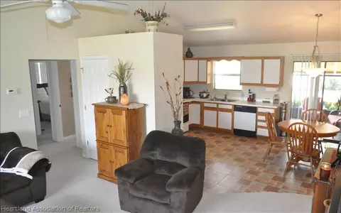 2205 Villaway E, Sebring, FL 33876 photo 5