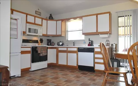 2205 Villaway E, Sebring, FL 33876 photo 7