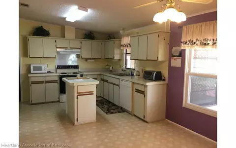 2524 Georgia St, Sebring, FL 33870 photo 2