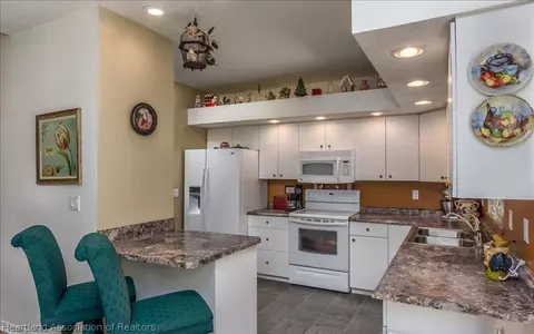 521 Elgin St, Sebring, FL 33875 photo 3
