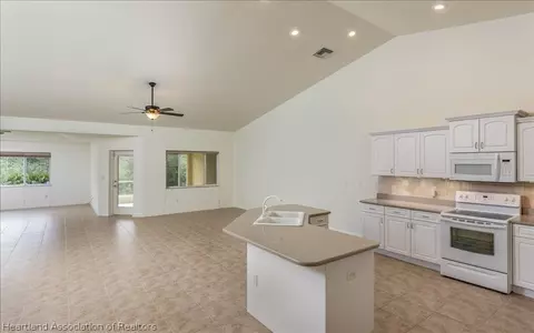 5516 Castania Dr, Sebring, FL 33872 photo 8