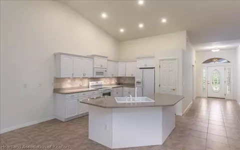 5516 Castania Dr, Sebring, FL 33872 photo 7