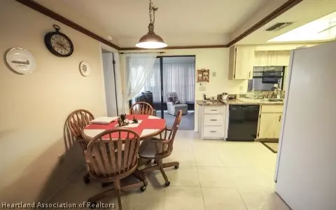 3710 Thunderbird Hill Cir, Sebring, FL 33872 photo 8