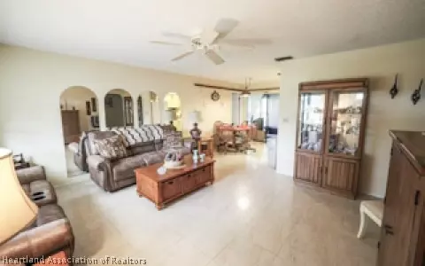 3710 Thunderbird Hill Cir, Sebring, FL 33872 photo 2
