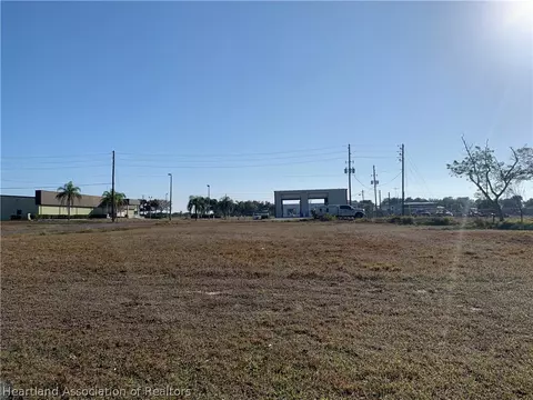 808 Spruce Ave, Lake Placid, FL 33852
