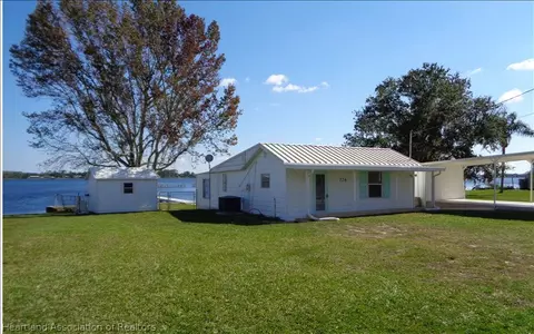 726 Memorial Dr, Sebring, FL 33870 photo 5