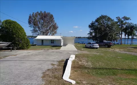 726 Memorial Dr, Sebring, FL 33870 photo 17