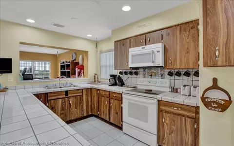 2005 Hicks Rd, Lorida, FL 33857 photo 7