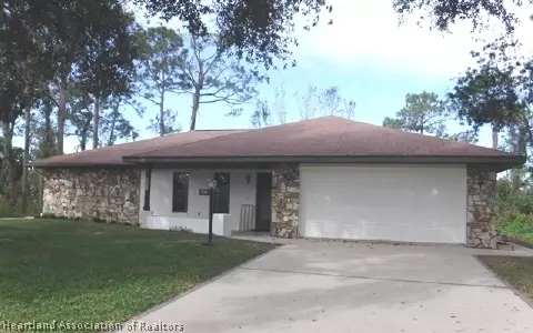 936 Galaxy Ave, Sebring, FL 33875 photo 1