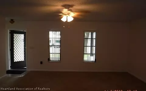 936 Galaxy Ave, Sebring, FL 33875 photo 2