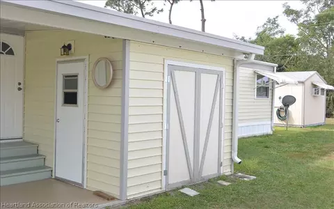 2413 Georgia St, Sebring, FL 33870 photo 2