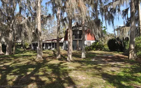 365 Racoon Ln, Lorida, FL 33857 photo 3