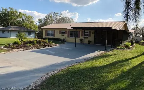 1547 Lakeshore Dr, Lorida, FL 33857 photo 1
