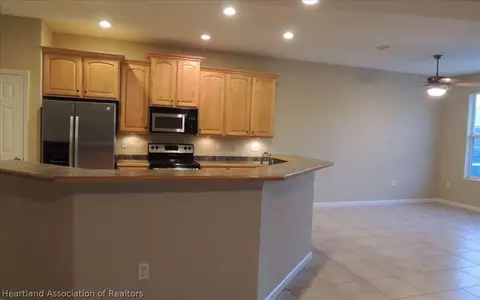 2820 Boulder Ct, Sebring, FL 33875 photo 4