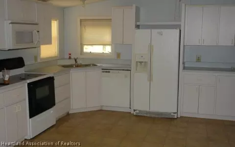 402 Dawes Rd, Frostproof, FL 33843 photo 6
