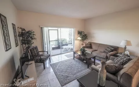 3653 Edgewater Dr, Sebring, FL 33872 photo 3