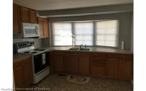 610 River Dr, Sebring, FL 33875 photo 4