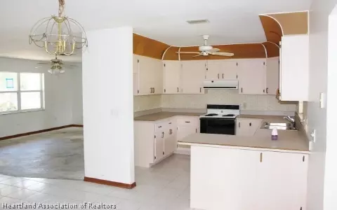 4721 Coco Palm Dr, Sebring, FL 33870 photo 2