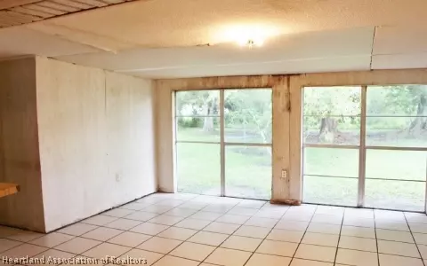 914 NW 10th St, Okeechobee, FL 34972 photo 3