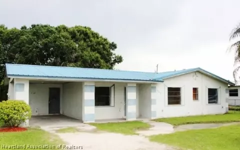 914 NW 10th St, Okeechobee, FL 34972 photo 1