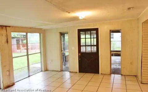 914 NW 10th St, Okeechobee, FL 34972 photo 5