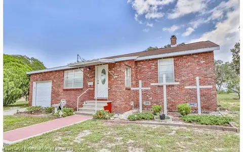 1182 Lakeview Dr, Sebring, FL 33870 photo 1