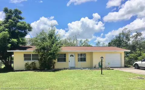 2325 Avalon Rd, Sebring, FL 33870 photo 1