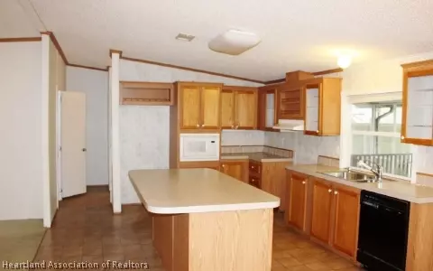 8605 NW 189th Ave, Okeechobee, FL 34972 photo 5
